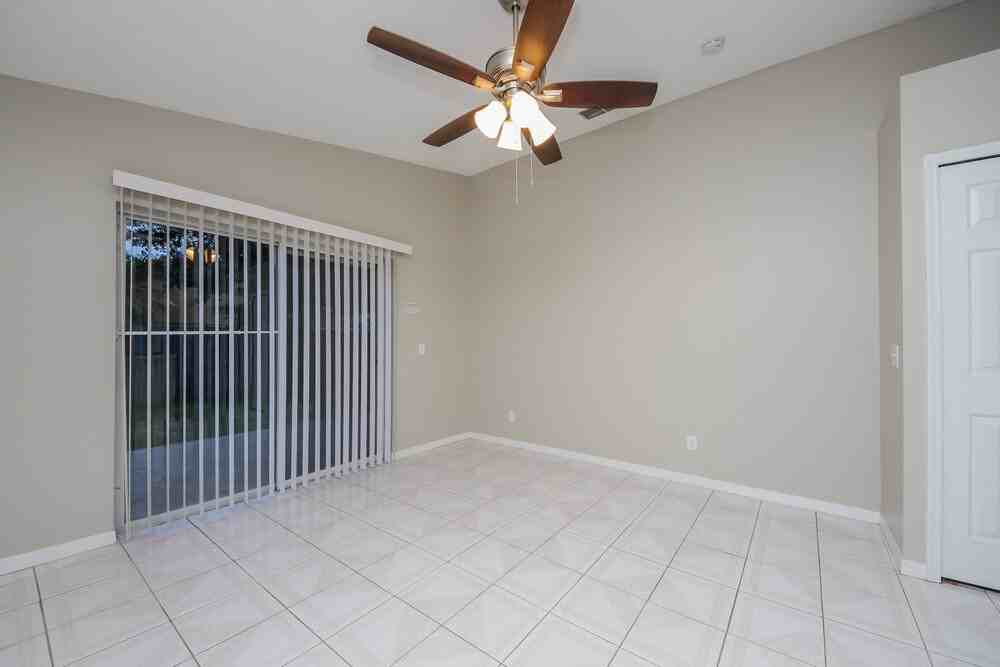 2150 Rj Cir - Photo 4 of 16