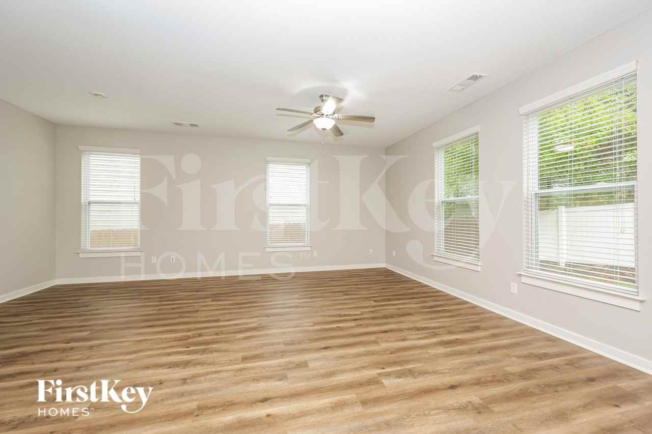 2037 Hamilton Hill Dr - Photo 4 of 19