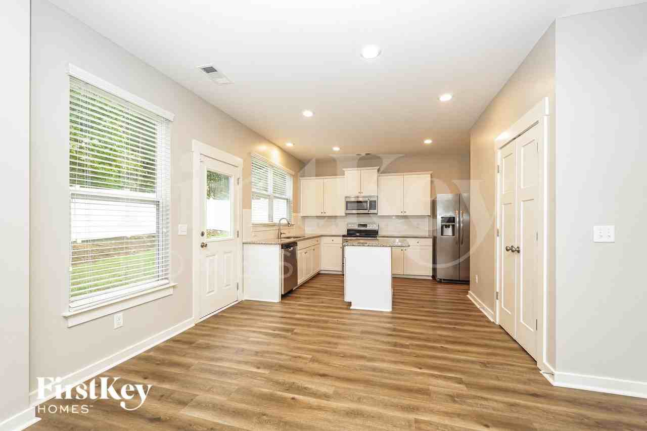 2037 Hamilton Hill Dr - Photo 5 of 19
