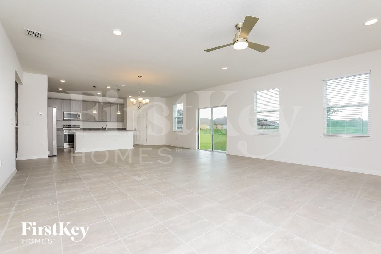 1132 Spokane Pt - Photo 3 of 16