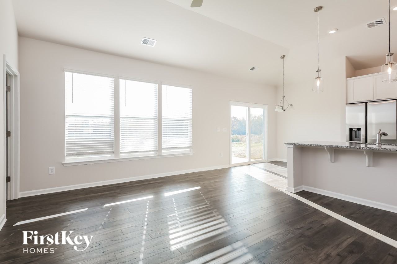 901 Birchcrest Way - Photo 4 of 16
