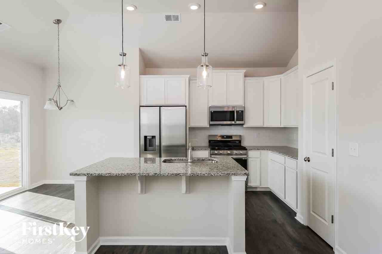 901 Birchcrest Way - Photo 5 of 16