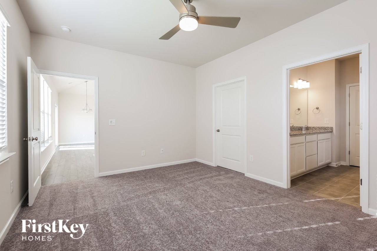 901 Birchcrest Way - Photo 7 of 16