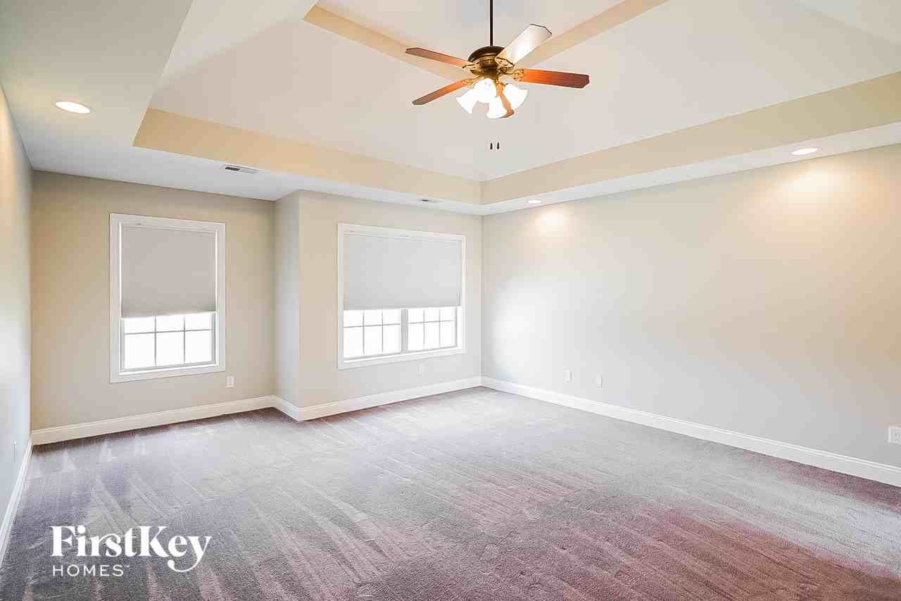 1233 Allmon Dr - Photo 7 of 15