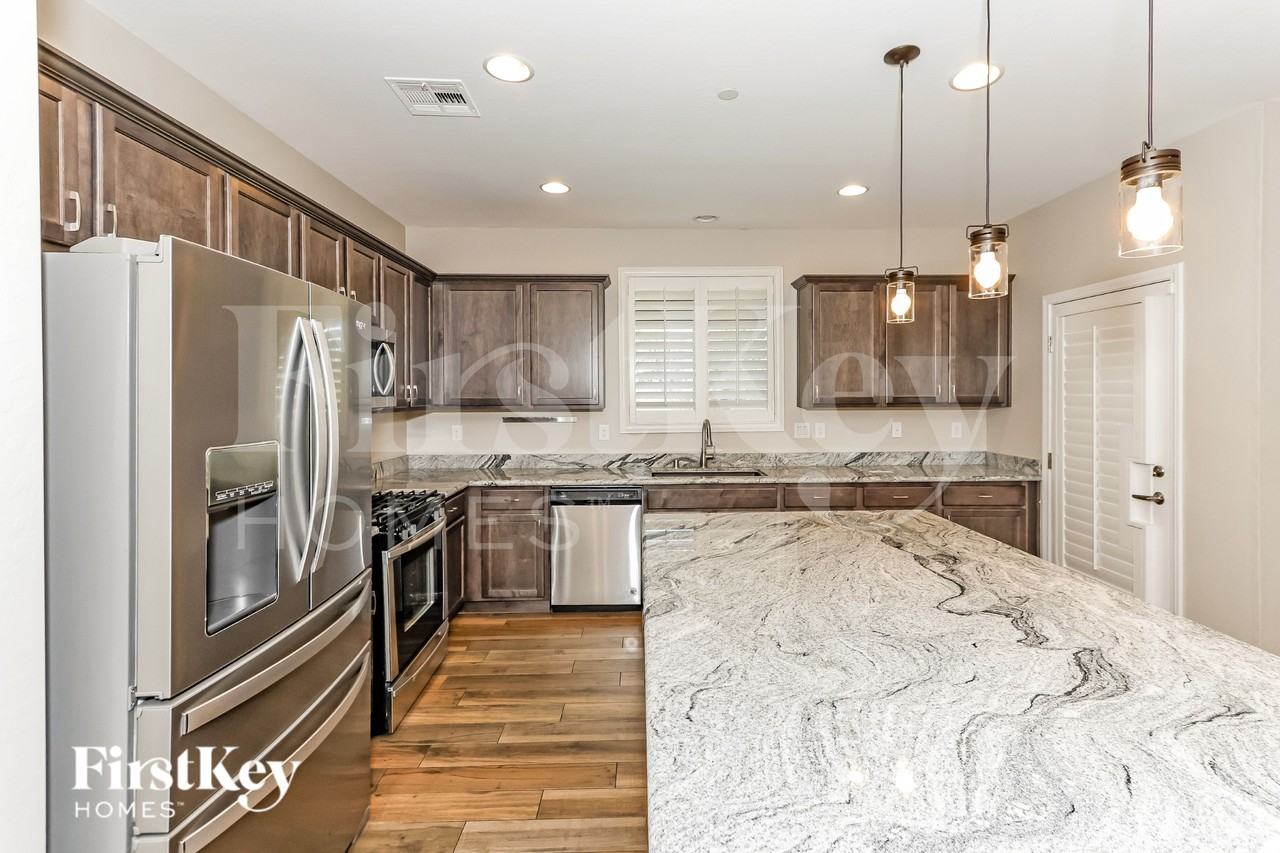 1013 Cetona Ct - Photo 7 of 19