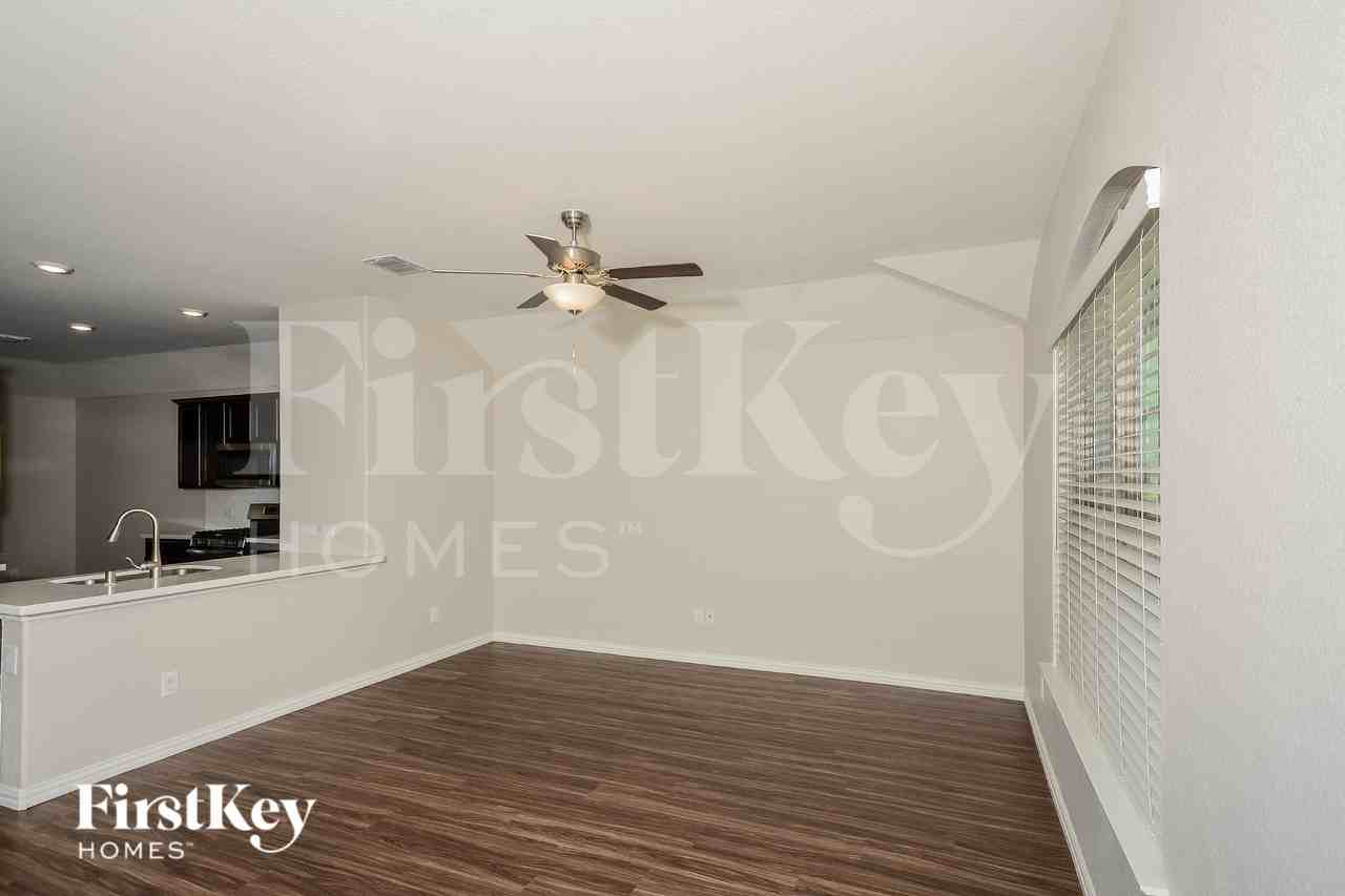 145 Cedar Canyon Dr - Photo 2 of 16