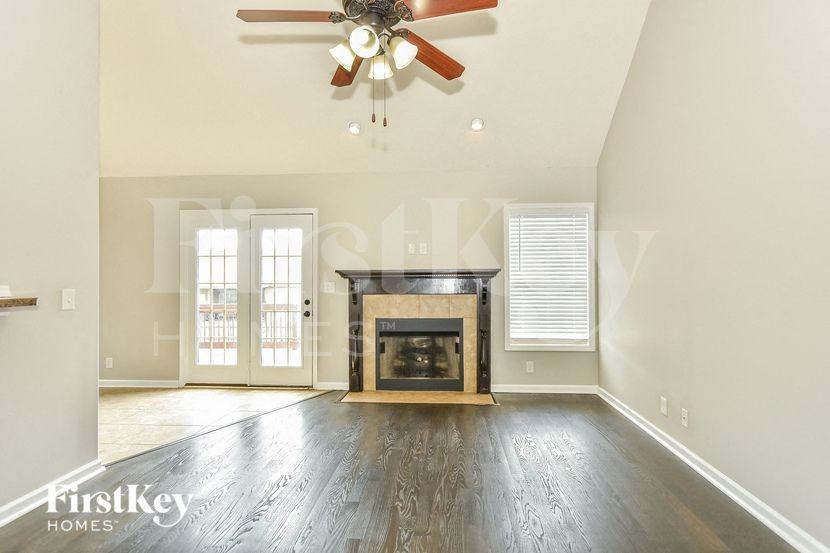 3489 Sikorsky Ln - Photo 3 of 15