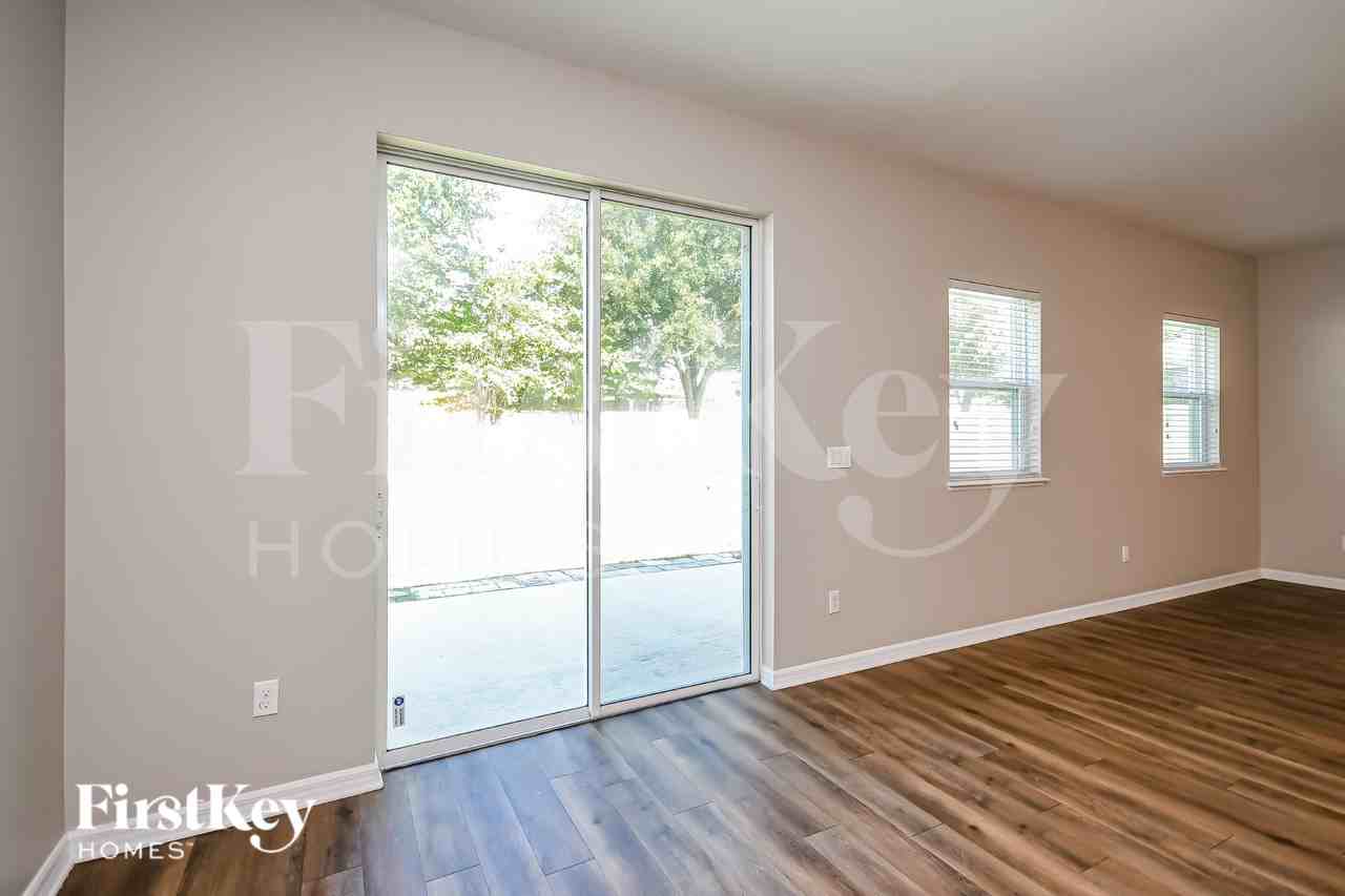230 Milestone Dr - Photo 5 of 16