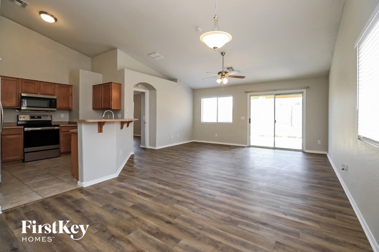 7023 S 38th Dr - Photo 7 of 15
