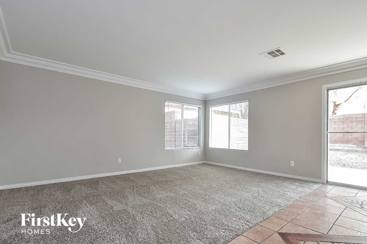9616 Kelly Creek Ave - Photo 3 of 15