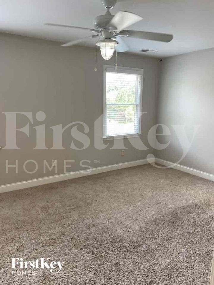 1046 Highland Park Pl - Photo 7 of 11