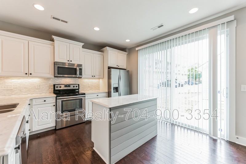 3246 Moss Ln - Photo 6 of 21