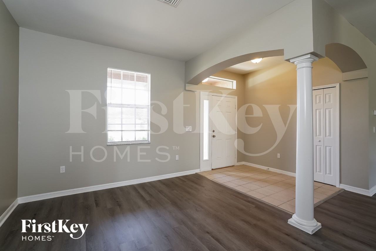 1820 Ne 7th Ave - Photo 3 of 15