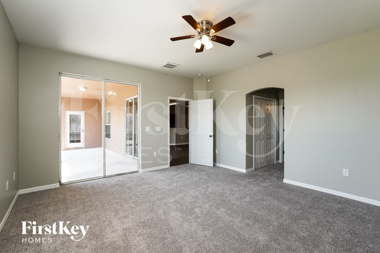 1820 Ne 7th Ave - Photo 5 of 15