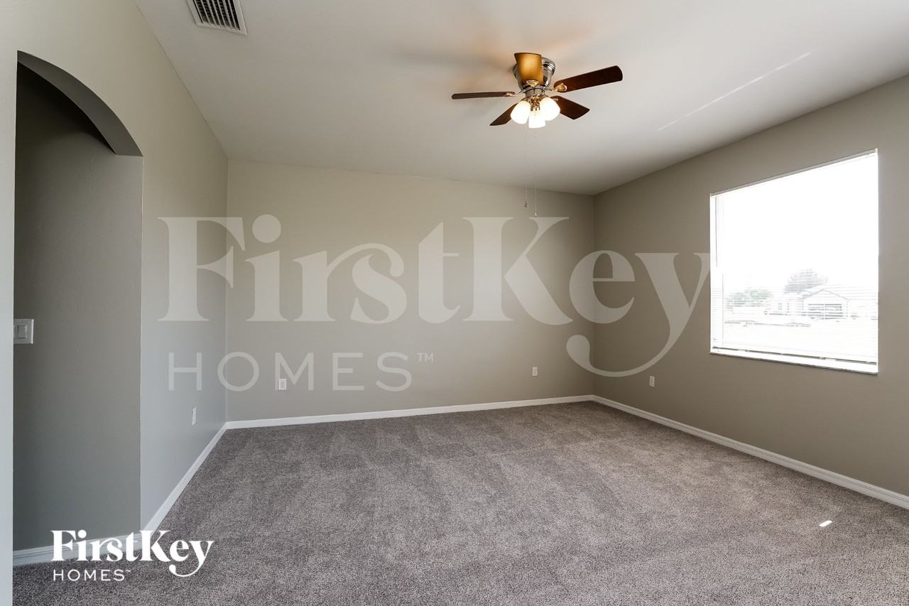 1820 Ne 7th Ave - Photo 6 of 15