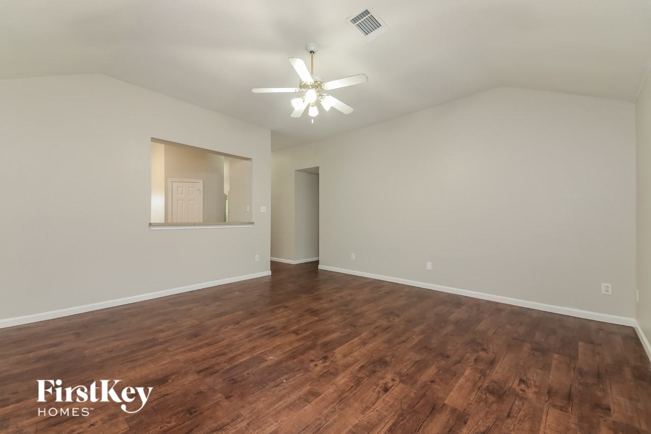 1005 Cumberland Dr - Photo 4 of 16