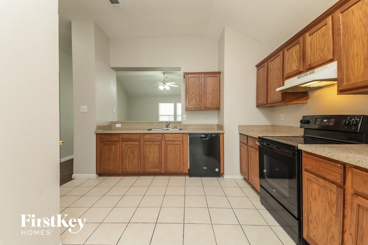 1005 Cumberland Dr - Photo 5 of 16