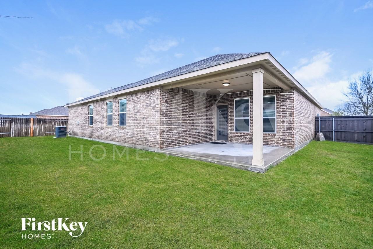 719 Shady Meadow Ln - Photo 2 of 2