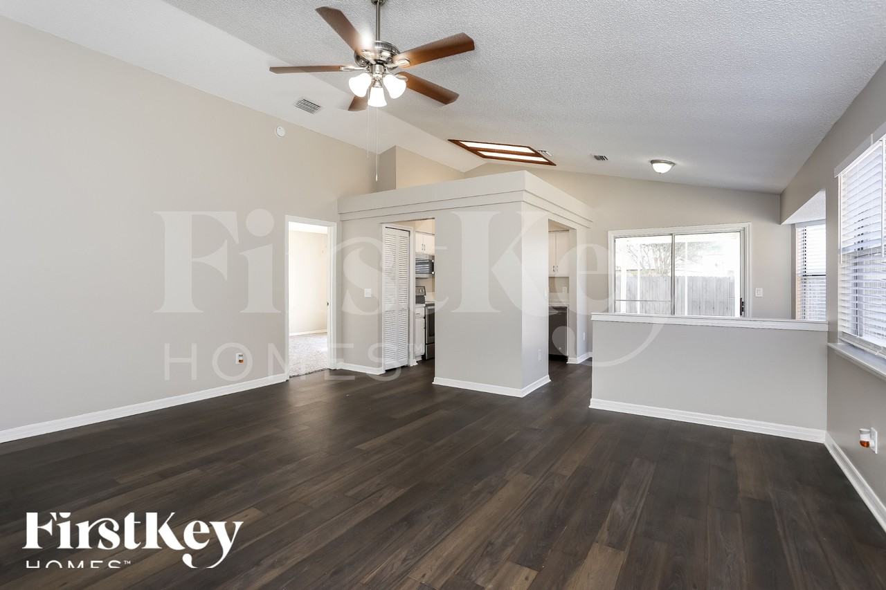 6736 Newgate Cir E - Photo 4 of 15
