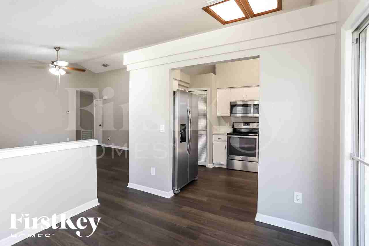 6736 Newgate Cir E - Photo 6 of 15