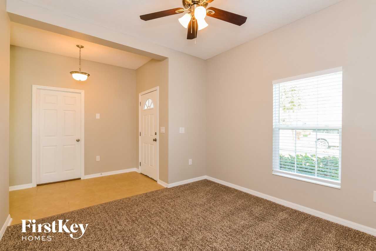 2481 Sanderling St - Photo 6 of 15