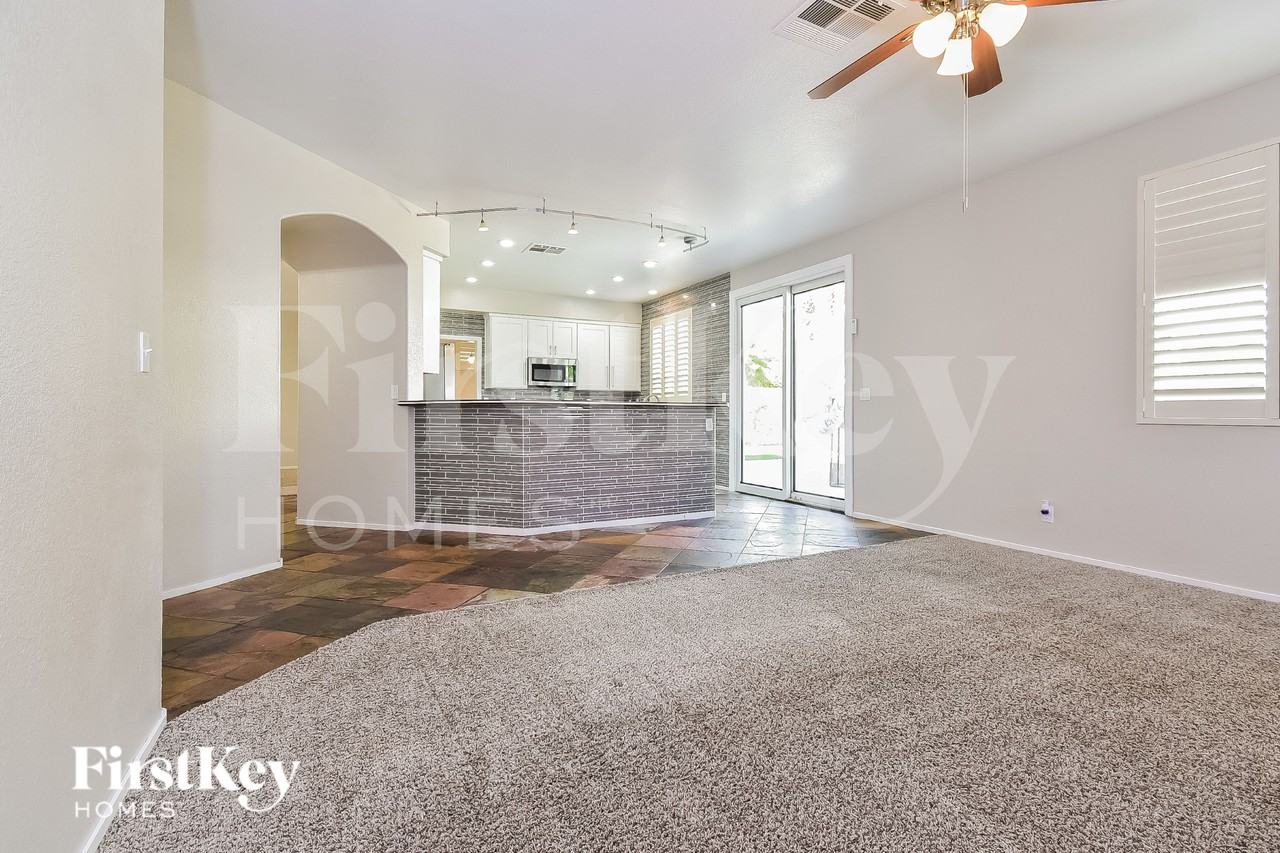 9562 Teton Vista Ave - Photo 4 of 16