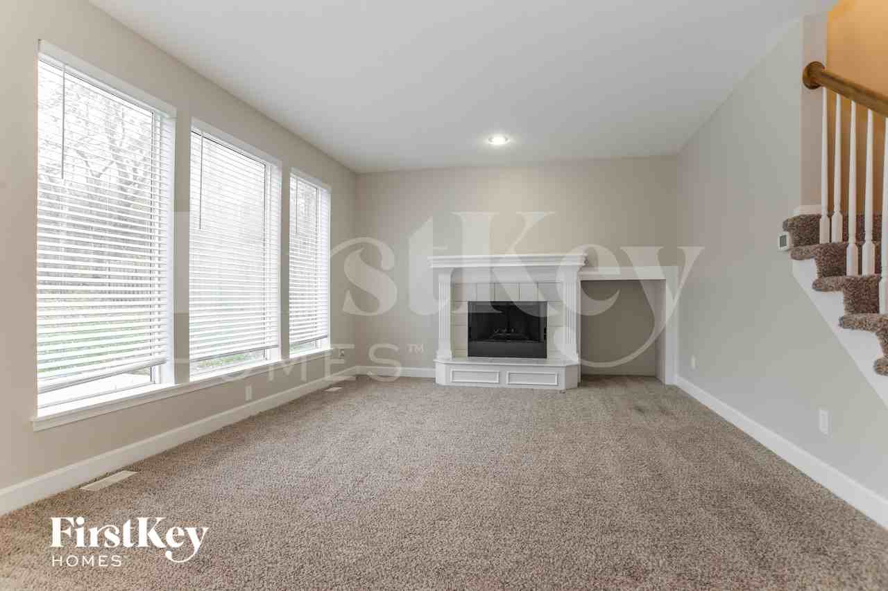 5719 N Ames Ave - Photo 3 of 15