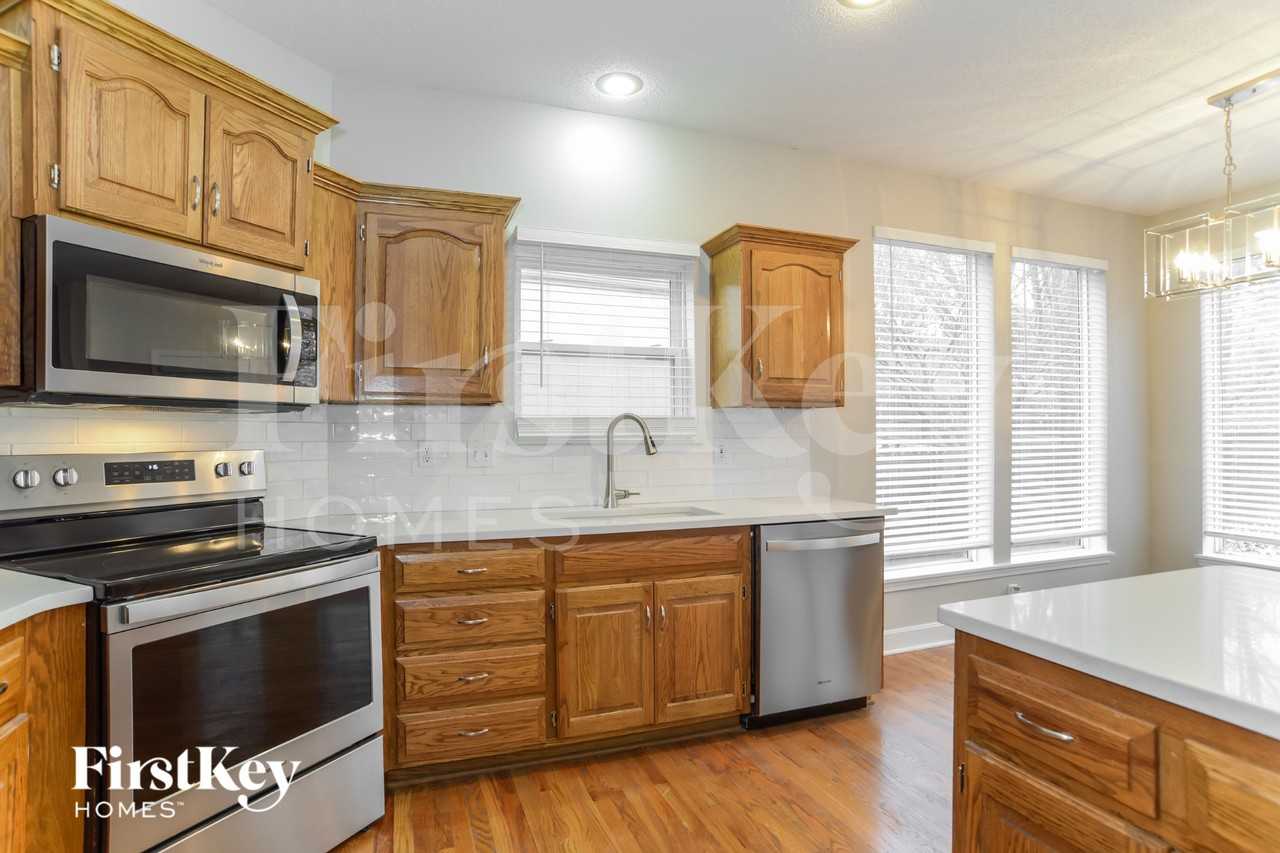 5719 N Ames Ave - Photo 6 of 15