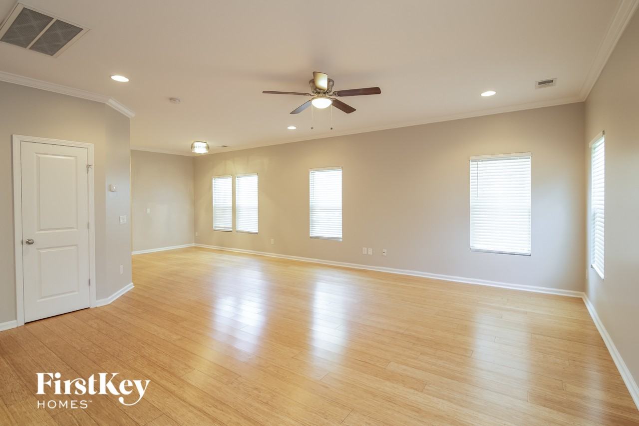 3336 Pavilion Lake Dr - Photo 4 of 15