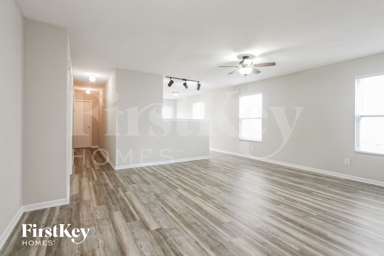 8702 Hosta Way - Photo 2 of 15