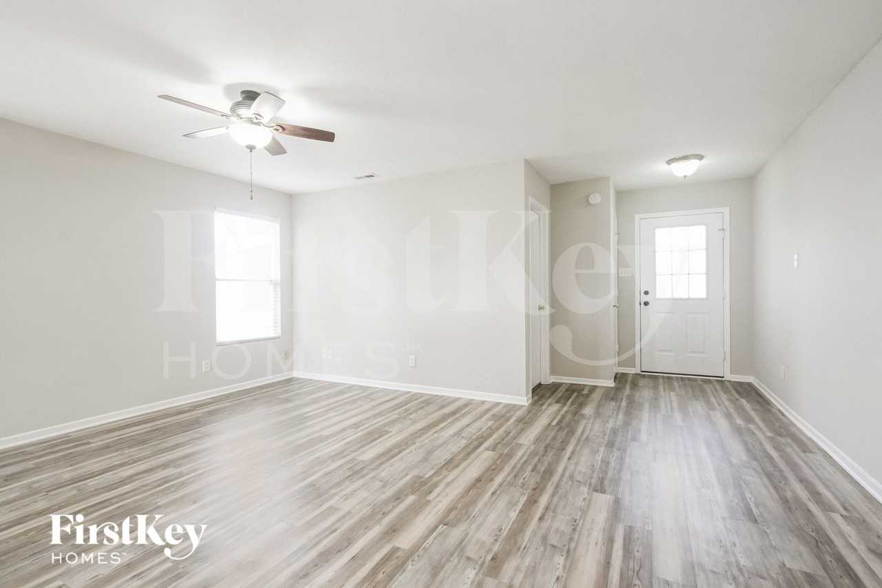 8702 Hosta Way - Photo 4 of 15