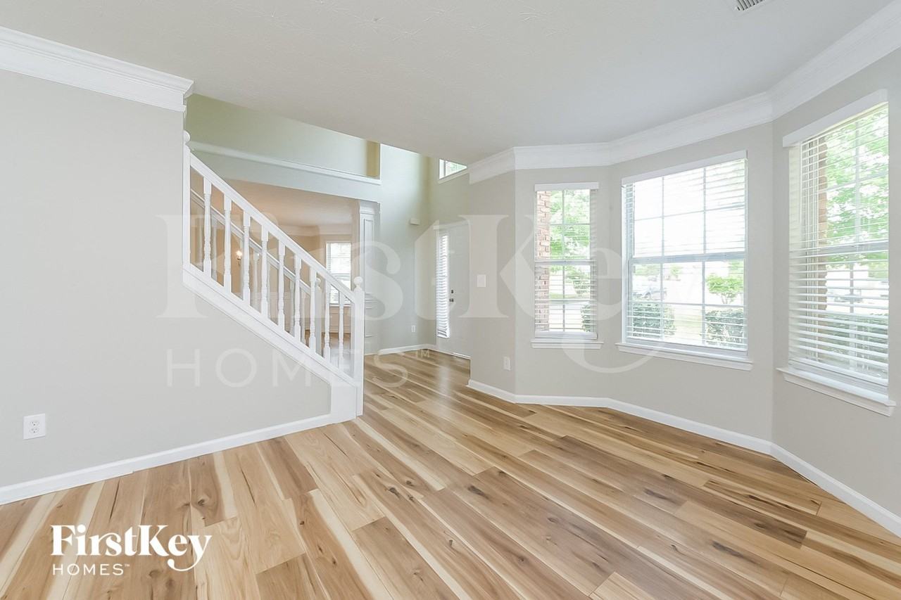 1714 Cape Fear Way - Photo 3 of 15