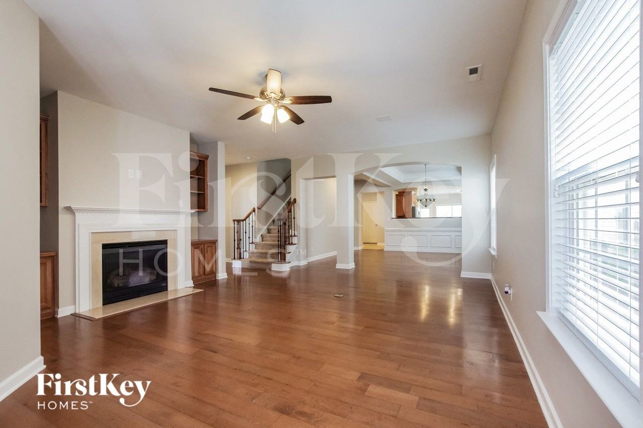 4007 Fountainbrook Dr - Photo 5 of 15