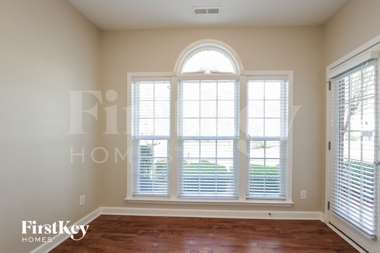 4007 Fountainbrook Dr - Photo 6 of 15