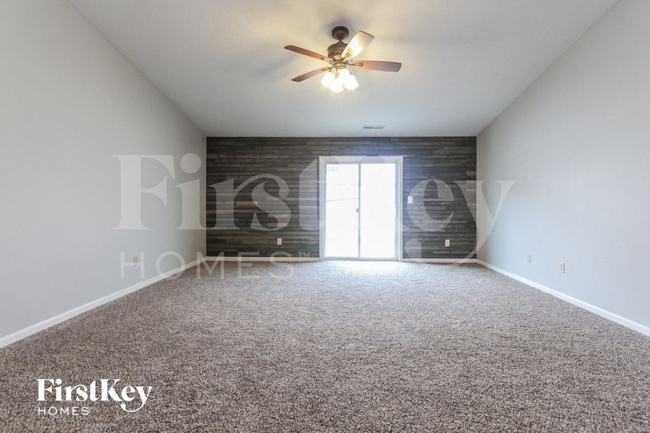 2116 Willow Oak Ct - Photo 2 of 15