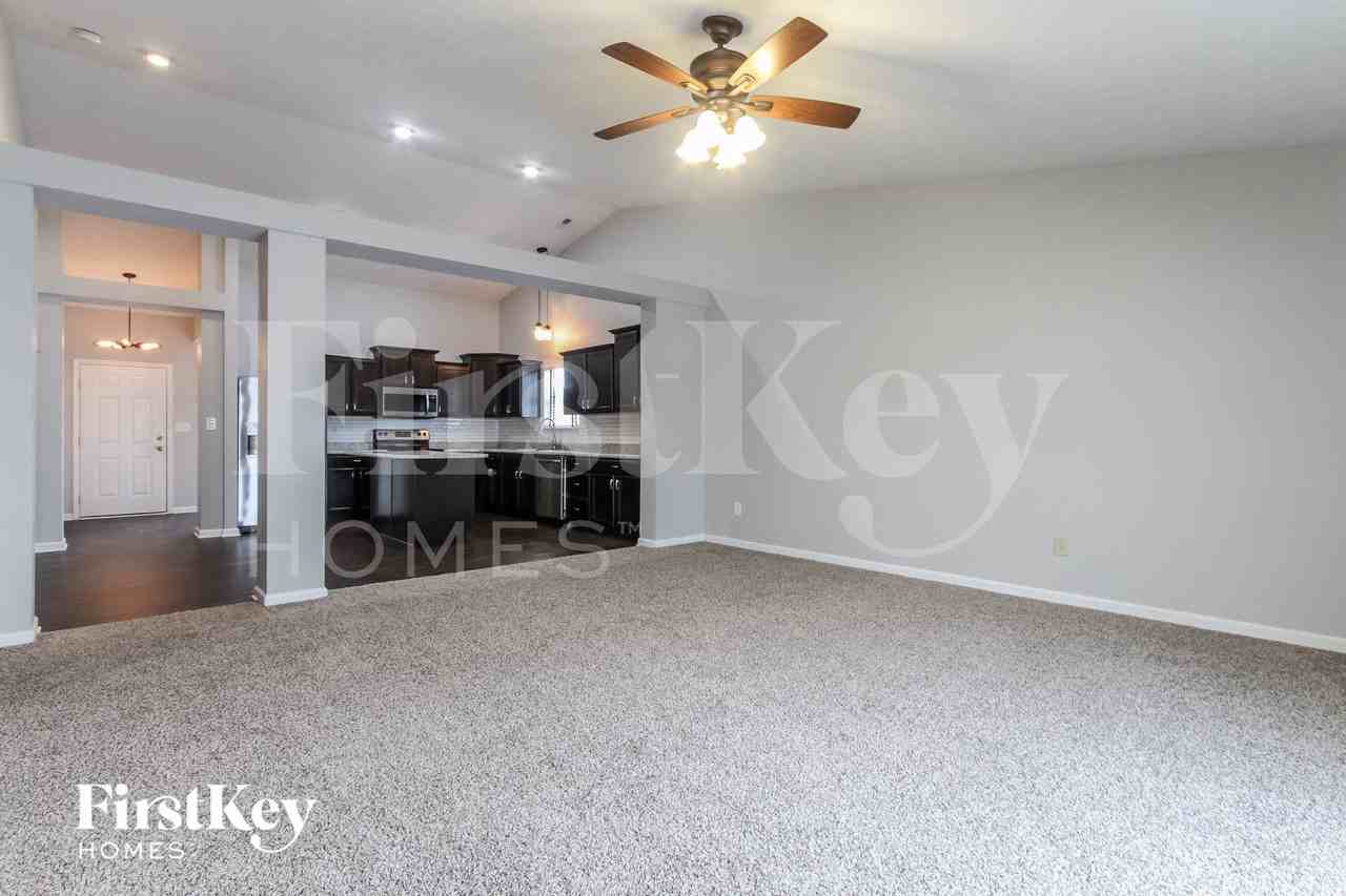 2116 Willow Oak Ct - Photo 3 of 15