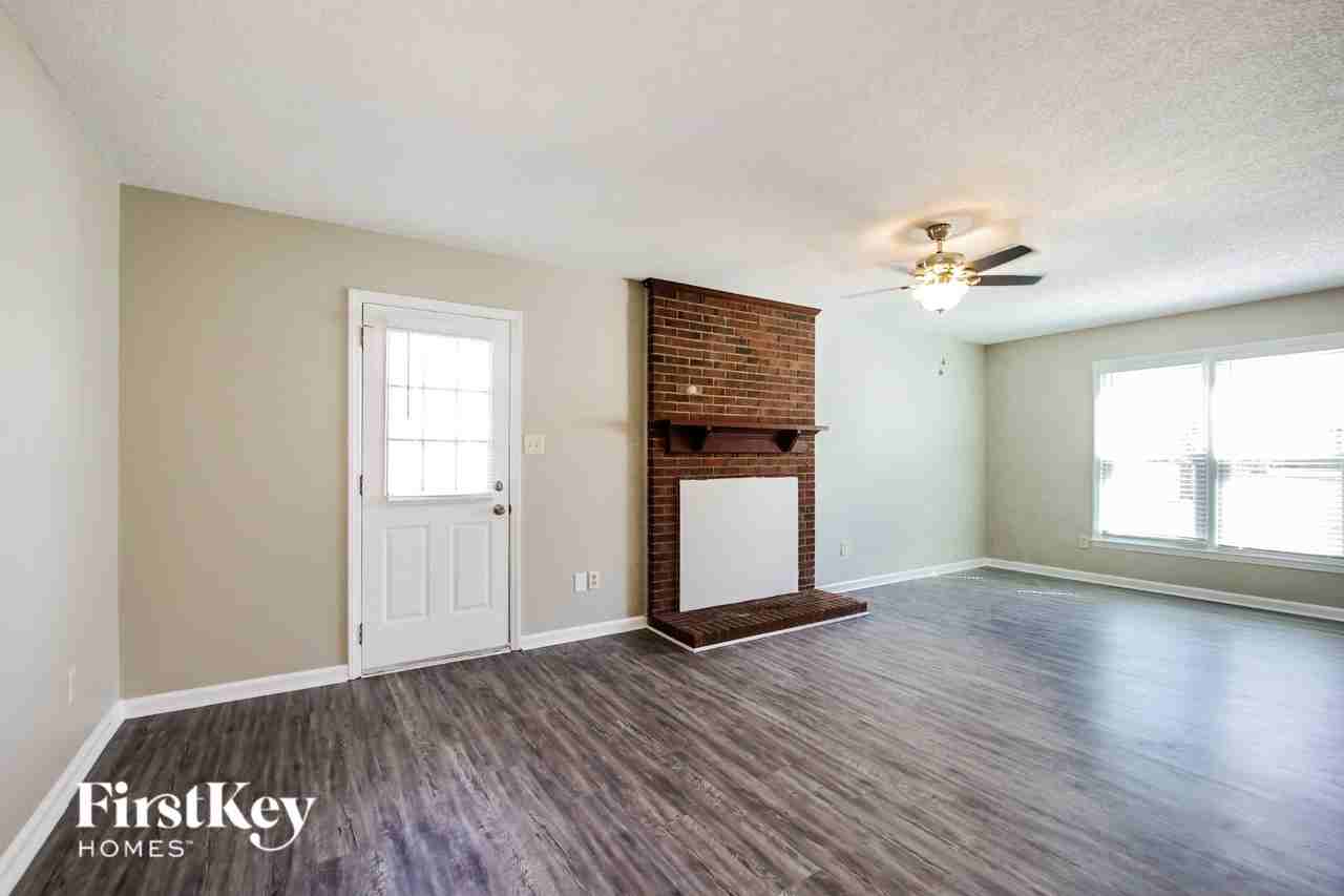 11731 Charnwood Ct - Photo 2 of 15