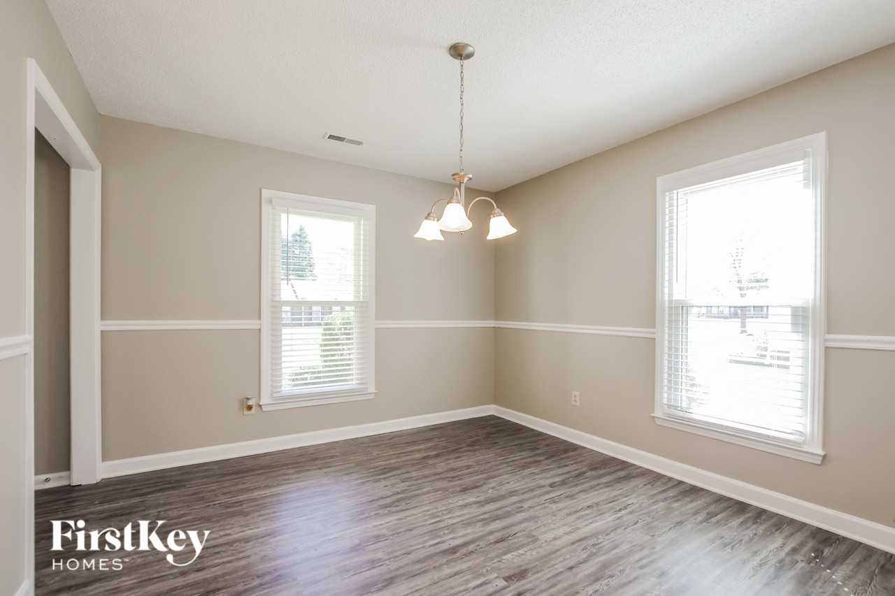 11731 Charnwood Ct - Photo 4 of 15