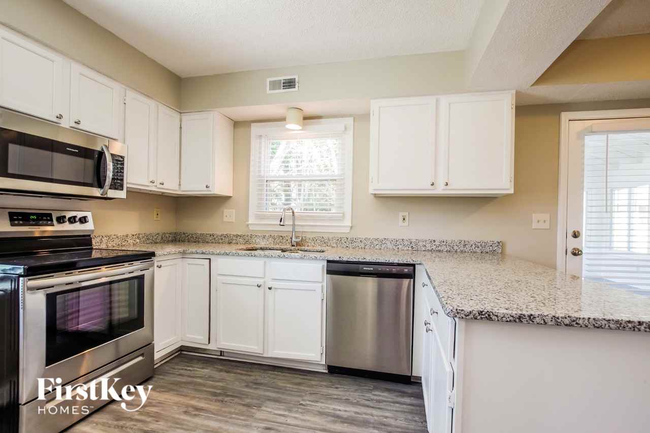 11731 Charnwood Ct - Photo 7 of 15