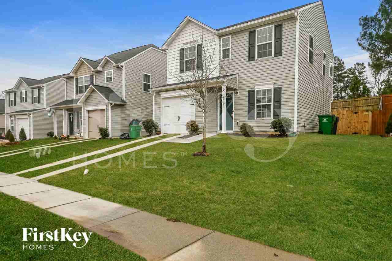 5727 Natick Dr - Photo 2 of 14