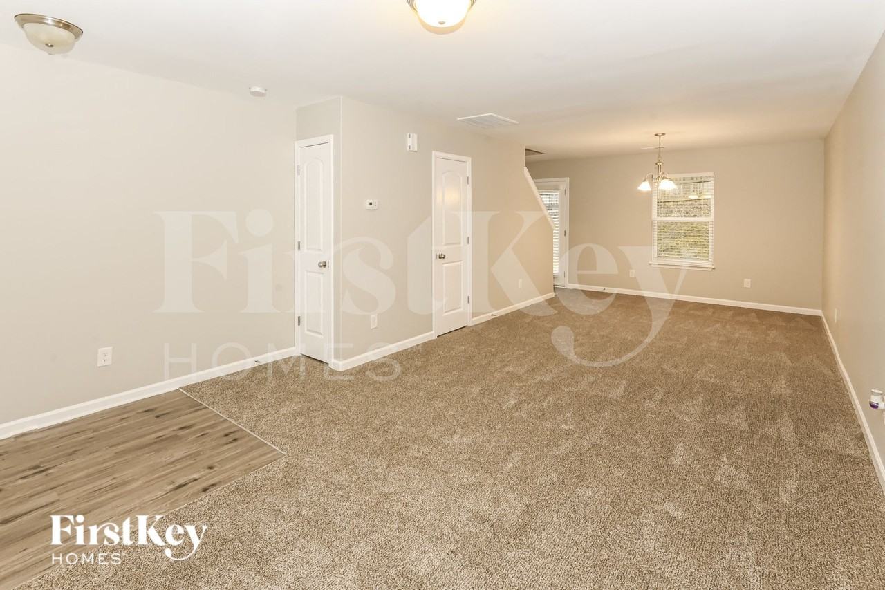 5727 Natick Dr - Photo 3 of 14