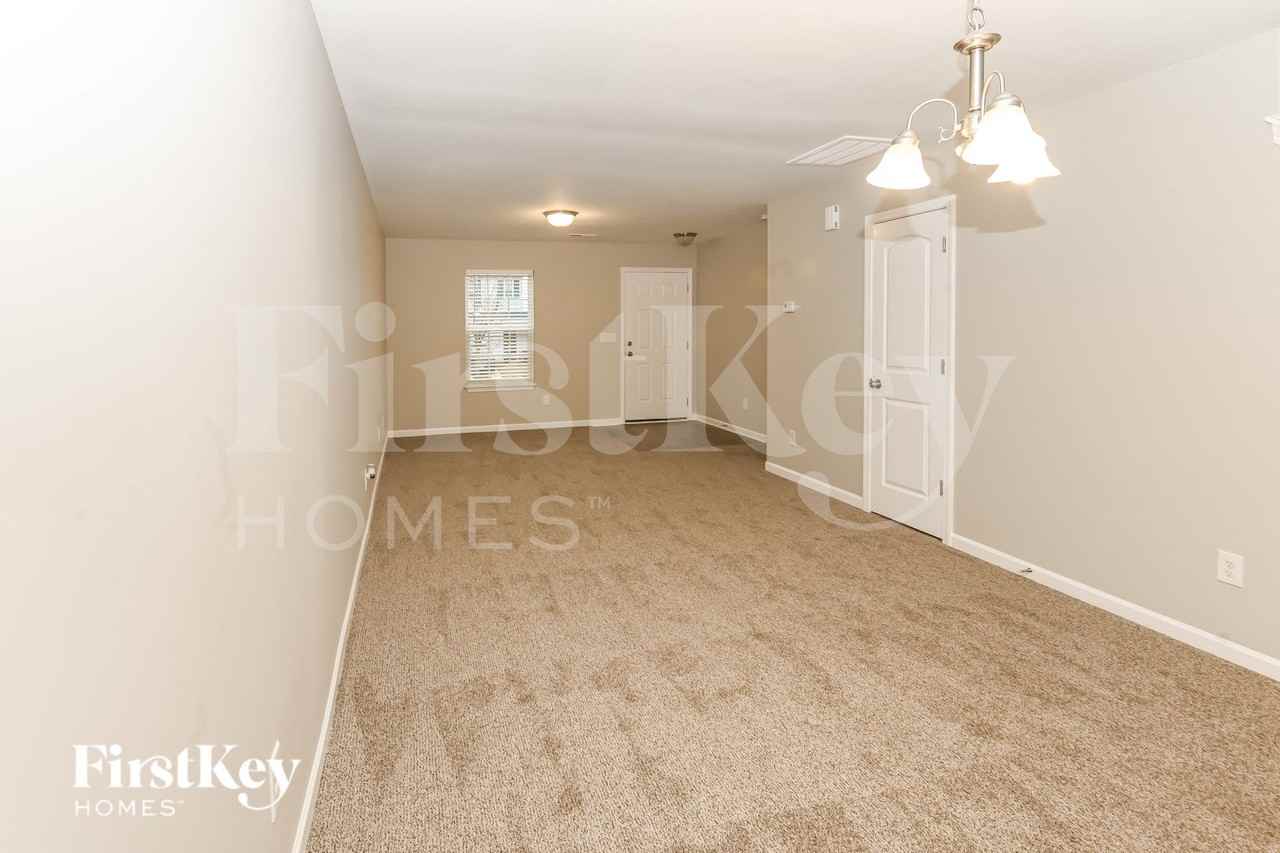 5727 Natick Dr - Photo 5 of 14