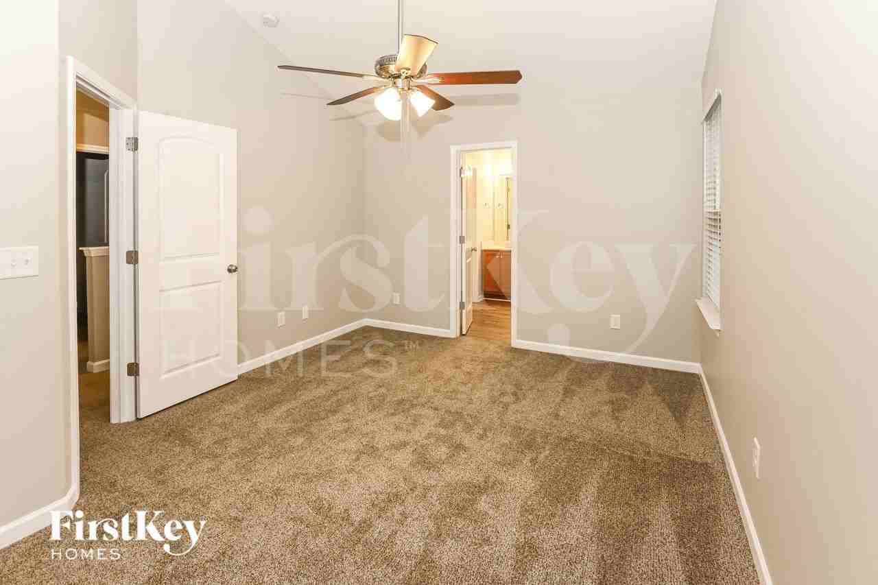 5727 Natick Dr - Photo 7 of 14