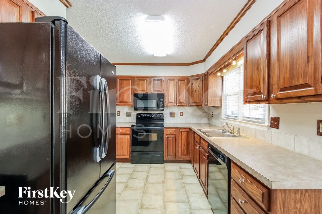 1804 Chipchase Rd - Photo 7 of 15