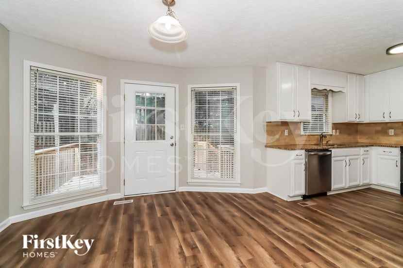 345 Maplelake Dr - Photo 5 of 16