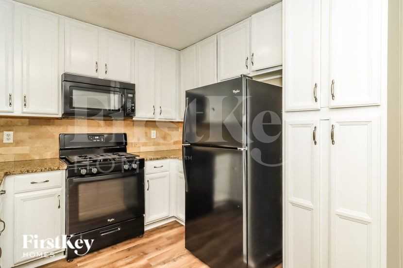 345 Maplelake Dr - Photo 7 of 16