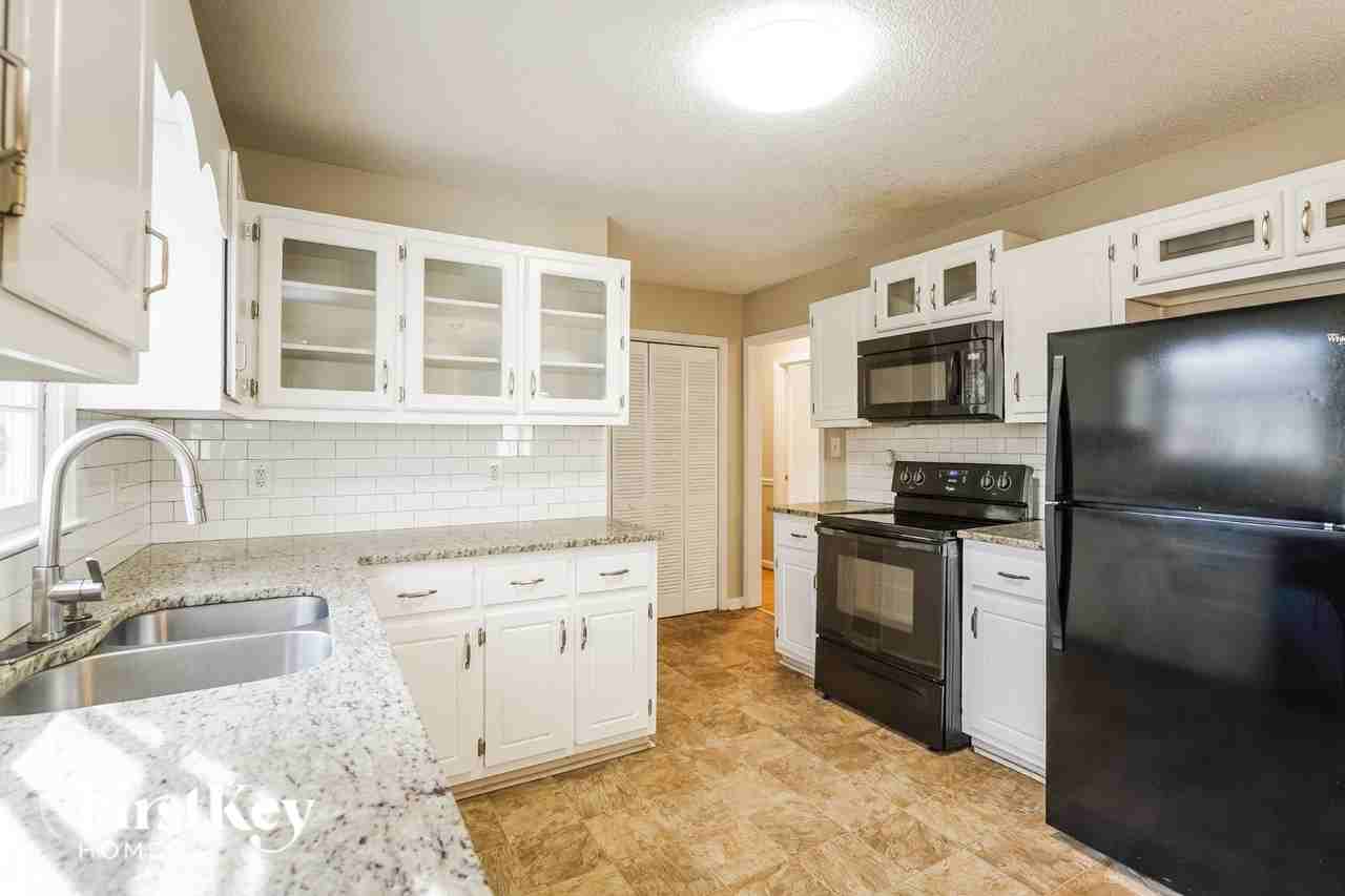 273 Hollis Cir - Photo 6 of 16
