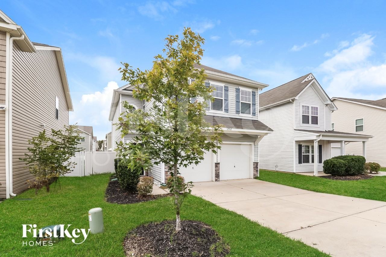 12562 Garron Rd - Photo 2 of 16