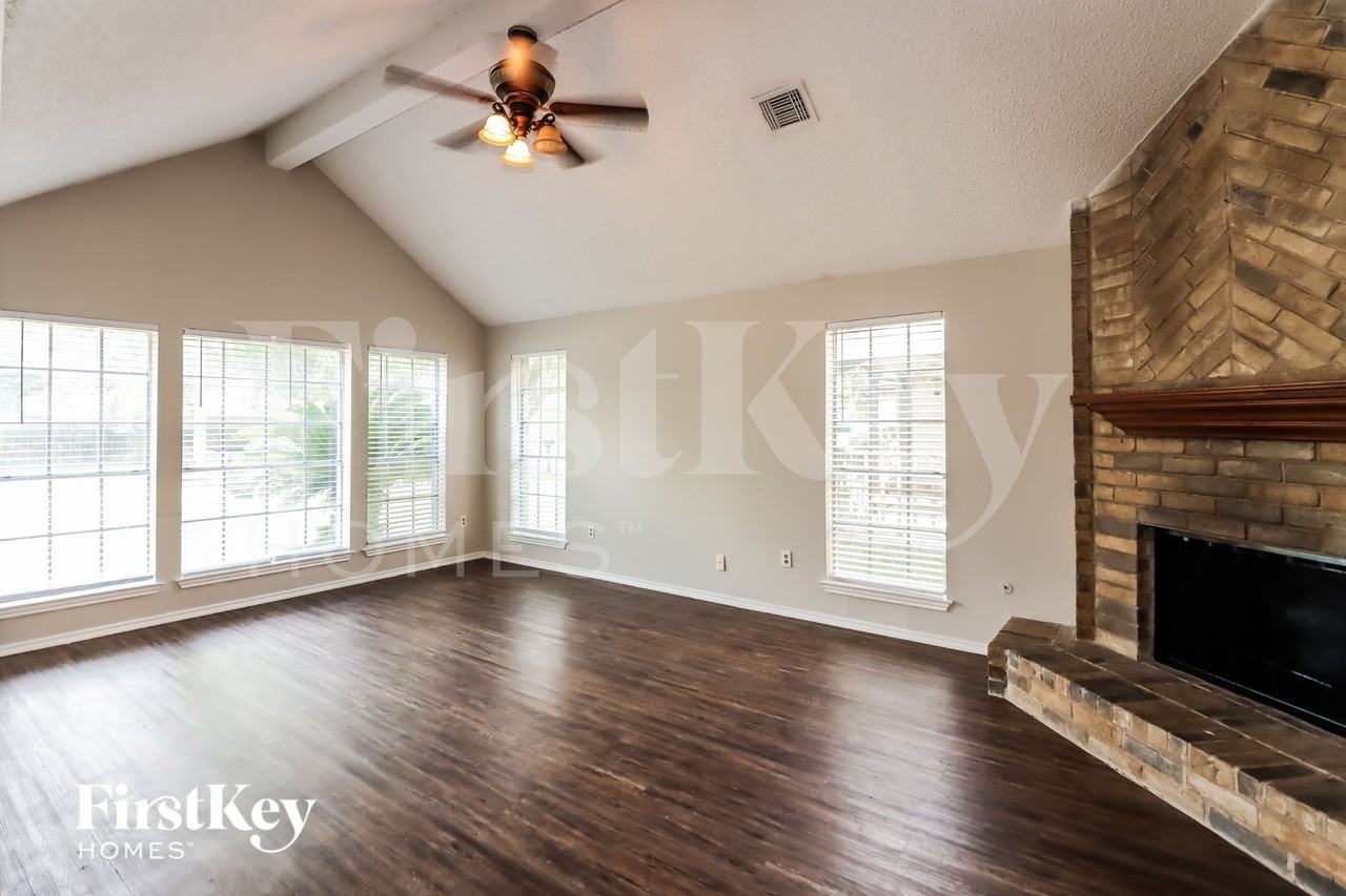 9631 Orangevale Dr - Photo 3 of 16