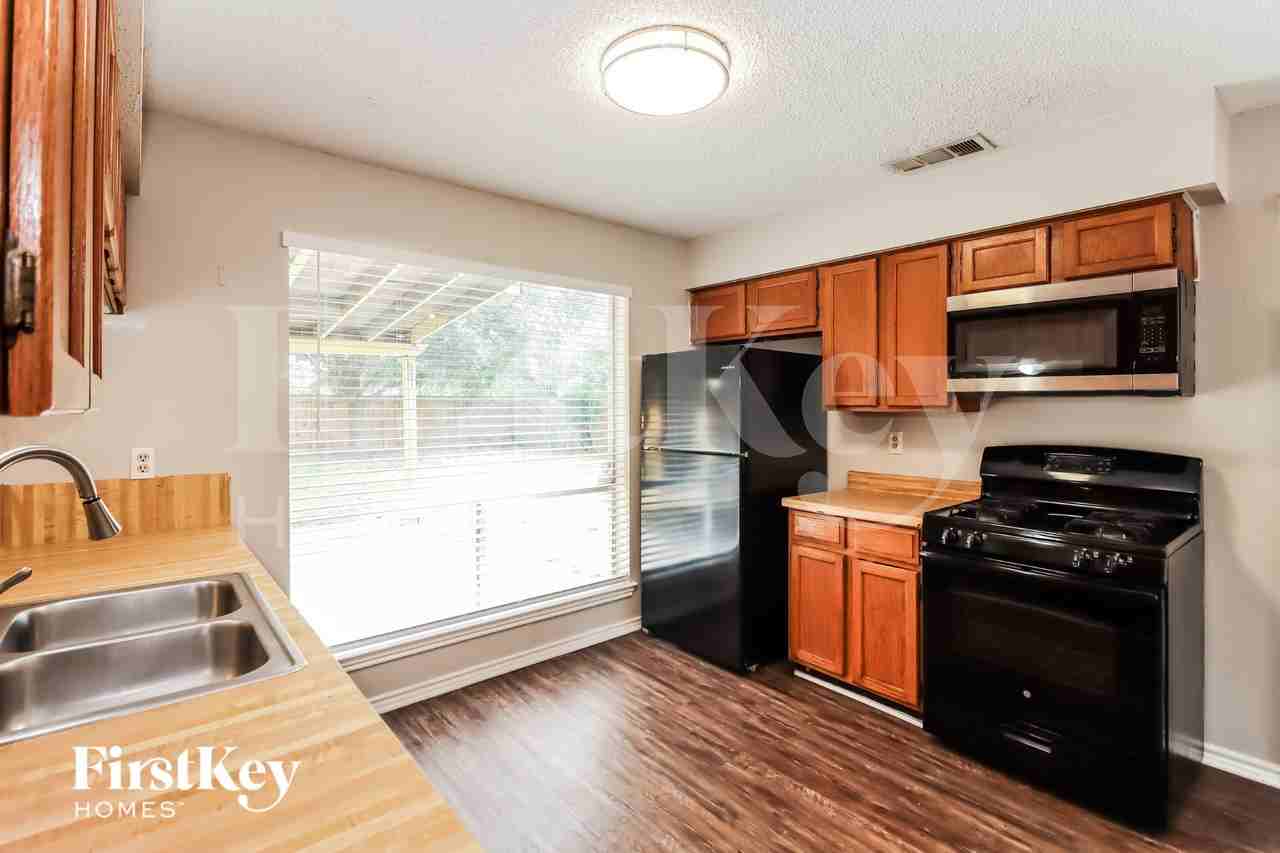 9631 Orangevale Dr - Photo 6 of 16